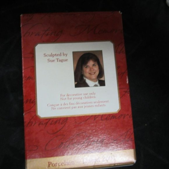 2001 HALLMARK PORCELAIN BELL ANGEL GODCHILD KEEPSAKE ORNAMENT, ORIG BOX - Picture 4 of 6